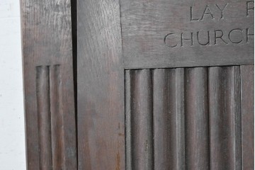 イギリスアンティーク建具　オーク材　教会で使われた重厚感のある枠付きドア1枚　(R-090085)