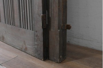 イギリスアンティーク建具　オーク材　教会で使われた重厚感のある枠付きドア1枚　(R-090085)