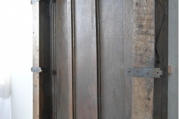 イギリスアンティーク建具　オーク材　教会で使われた重厚感のある枠付きドア1枚　(R-090085)
