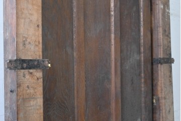 イギリスアンティーク建具　オーク材　教会で使われた重厚感のある枠付きドア1枚　(R-090085)
