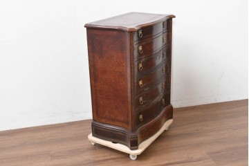 中古　MAITLAND SMITH(メートランドスミス)　レザー張り　曲線とクラシカルな意匠が上品なチェスト　定価約120万円　(R-090086)
