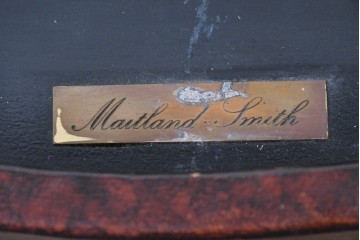 中古　MAITLAND SMITH(メートランドスミス)　レザー張り　曲線とクラシカルな意匠が上品なチェスト　定価約120万円　(R-090086)