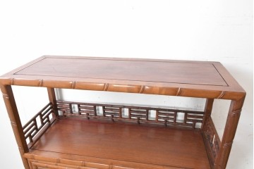 ヴィンテージ家具　1980年頃　花梨(カリン)材 　漢詩と花文様の象嵌入り飾り棚　(R-090089)