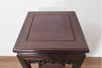 和製ヴィンテージ　1990年頃　花梨(カリン)材　唐草文の透かし彫りが美しい唐木花台　(R-090092)