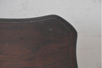和製ヴィンテージ　1970年から1980年頃　ナラ材・カバ材　優美な佇まいのアンティーク調サイドテーブル　(R-090094)