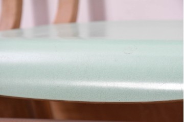 【簡易リペア限定品】　イギリスヴィンテージ　スタッキングできる淡いグリーンカラーのスクールチェア7脚セット　(R-090096)