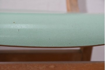 【簡易リペア限定品】　イギリスヴィンテージ　スタッキングできる淡いグリーンカラーのスクールチェア7脚セット　(R-090096)