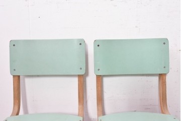 【簡易リペア限定品】　イギリスヴィンテージ　スタッキングできる淡いグリーンカラーのスクールチェア6脚セット　(R-090097)
