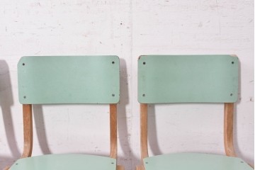 【簡易リペア限定品】　イギリスヴィンテージ　スタッキングできる淡いグリーンカラーのスクールチェア6脚セット　(R-090097)