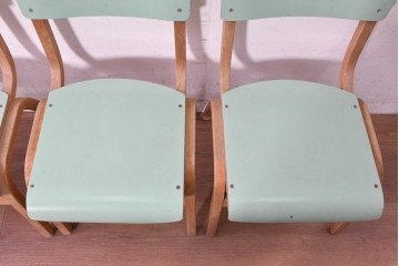 【簡易リペア限定品】　イギリスヴィンテージ　スタッキングできる淡いグリーンカラーのスクールチェア6脚セット　(R-090097)