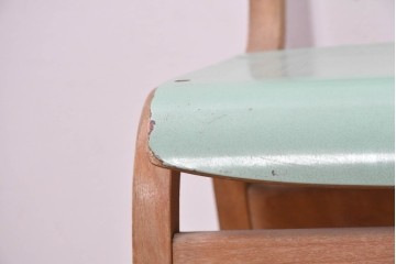【簡易リペア限定品】　イギリスヴィンテージ　スタッキングできる淡いグリーンカラーのスクールチェア6脚セット　(R-090097)