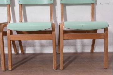 【簡易リペア限定品】　イギリスヴィンテージ　スタッキングできる淡いグリーンカラーのスクールチェア6脚セット　(R-090097)