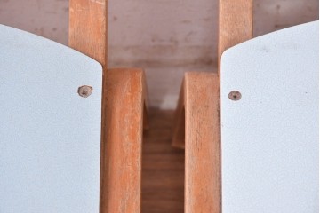 【簡易リペア限定品】　イギリスヴィンテージ　スタッキングできるライトブルーカラーのチャイルドチェア6脚セット　(R-090098)