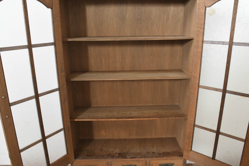 和製ヴィンテージ　神戸洋家具　ナラ材　模様入り型板ガラス扉が目を引くブックケース　(R-090100)