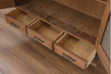 和製ヴィンテージ　神戸洋家具　ナラ材　模様入り型板ガラス扉が目を引くブックケース　(R-090100)