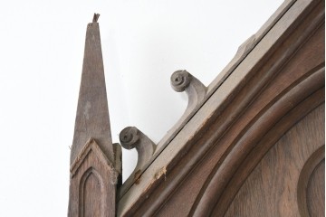 イギリスアンティーク建具　オーク材　荘厳なゴシック様式の意匠をまとった枠付きドア1枚　(R-090107)