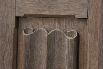 イギリスアンティーク建具　オーク材　荘厳なゴシック様式の意匠をまとった枠付きドア1枚　(R-090107)