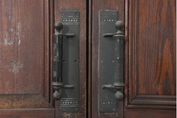 イギリスアンティーク建具　1920年頃　縦長のパネルデザインが印象的な両開きドア2枚(1対)セット　(R-090108)