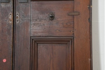イギリスアンティーク建具　1920年頃　縦長のパネルデザインが印象的な両開きドア2枚(1対)セット　(R-090108)