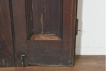 イギリスアンティーク建具　1920年頃　縦長のパネルデザインが印象的な両開きドア2枚(1対)セット　(R-090109)