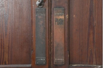 イギリスアンティーク建具　1920年頃　縦長のパネルデザインが印象的な両開きドア2枚(1対)セット　(R-090109)