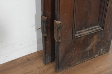 イギリスアンティーク建具　1920年頃　縦長のパネルデザインが印象的な両開きドア2枚(1対)セット　(R-090109)
