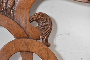 中古　MAITLAND SMITH(メートランドスミス)　マホガニー材　繊細な彫刻意匠と猫脚が優雅なチェア　(R-090110)