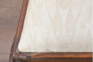 中古　MAITLAND SMITH(メートランドスミス)　マホガニー材　繊細な彫刻意匠と猫脚が優雅なチェア　(R-090110)