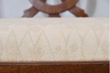 中古　MAITLAND SMITH(メートランドスミス)　マホガニー材　繊細な彫刻意匠と猫脚が優雅なチェア　(R-090110)