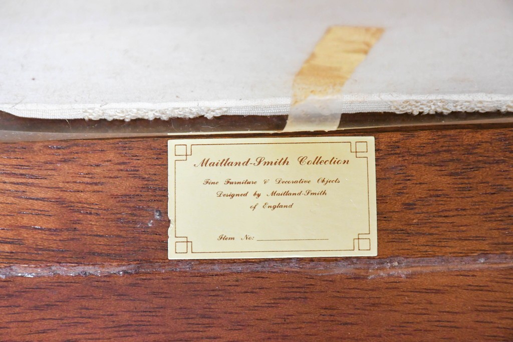 中古　MAITLAND SMITH(メートランドスミス)　マホガニー材　繊細な彫刻意匠と猫脚が優雅なチェア　(R-090110)
