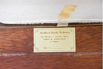 中古　MAITLAND SMITH(メートランドスミス)　マホガニー材　繊細な彫刻意匠と猫脚が優雅なチェア　(R-090110)
