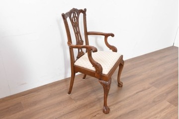 中古　MAITLAND SMITH(メートランドスミス)　マホガニー材　繊細な彫刻意匠と猫脚が優雅なアームチェア　(R-090111)