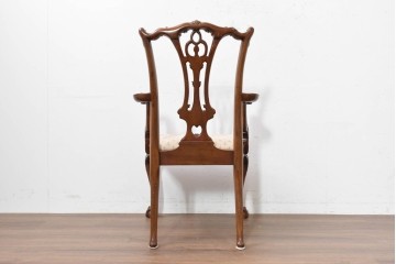 中古　MAITLAND SMITH(メートランドスミス)　マホガニー材　繊細な彫刻意匠と猫脚が優雅なアームチェア　(R-090111)