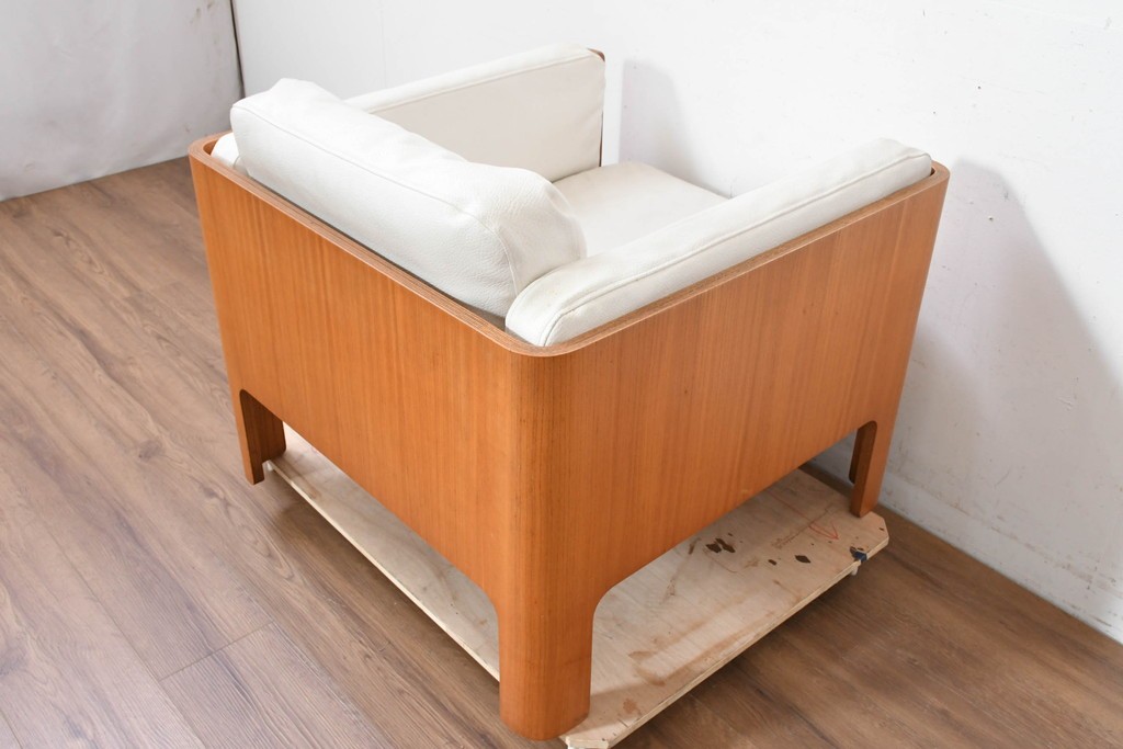 和製ヴィンテージ　レザー・欅材　天童木工　剣持勇デザイン　Haco(ハコ)　ジャパニーズモダンを象徴する名作イージーチェア　現行定価約50万円　(R-090113)