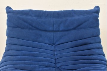 新古　未使用保管品　ligne roset(リーン・ロゼ)　ROSETTOGO(ロゼトーゴ)　鮮やかなブルーと包み込むようなフォルムが印象的な1人掛けソファ　(R-090115)