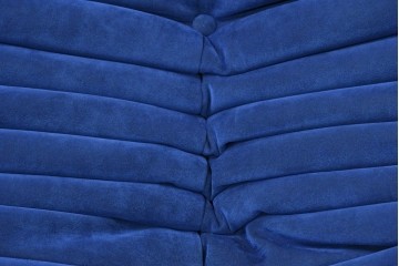 新古　未使用保管品　ligne roset(リーン・ロゼ)　ROSETTOGO(ロゼトーゴ)　鮮やかなブルーと包み込むようなフォルムが印象的な1人掛けソファ　(R-090115)
