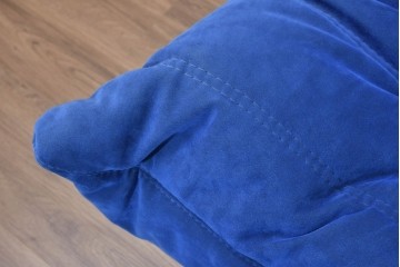 新古　未使用保管品　ligne roset(リーン・ロゼ)　ROSETTOGO(ロゼトーゴ)　鮮やかなブルーと包み込むようなフォルムが印象的な1人掛けソファ　(R-090115)