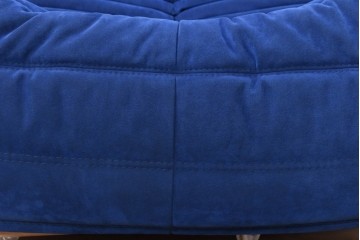 新古　未使用保管品　ligne roset(リーン・ロゼ)　ROSETTOGO(ロゼトーゴ)　鮮やかなブルーと包み込むようなフォルムが印象的な1人掛けソファ　(R-090115)