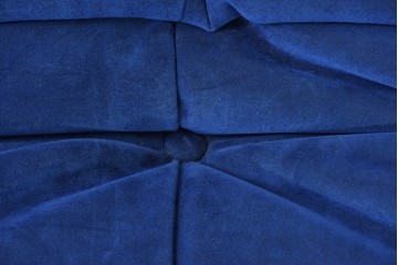 新古　未使用保管品　ligne roset(リーン・ロゼ)　ROSETTOGO(ロゼトーゴ)　鮮やかなブルーと包み込むようなフォルムが印象的な1人掛けソファ　(R-090116)