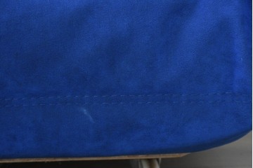 新古　未使用保管品　ligne roset(リーン・ロゼ)　ROSETTOGO(ロゼトーゴ)　鮮やかなブルーと包み込むようなフォルムが印象的なパフ　(R-090117)