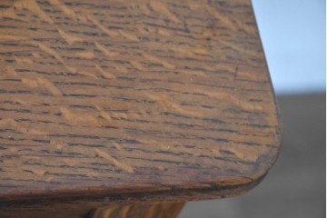 イギリスアンティーク　1920年頃　オーク材　人気の小振りサイズ!　可動式ミラーを備えたドレッシングチェスト　(R-090118)