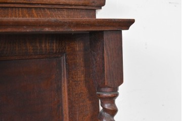 イギリスアンティーク　1920年頃　オーク材　ツイストレッグと面取りミラーが美しいミラーバックサイドボード　(R-090119)