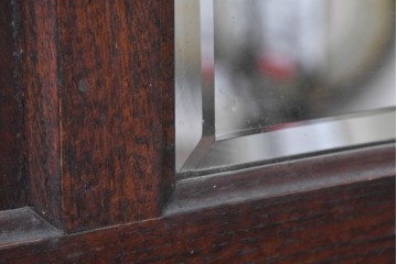 イギリスアンティーク　1920年頃　オーク材　ツイストレッグと面取りミラーが美しいミラーバックサイドボード　(R-090119)