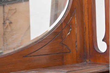 イギリスアンティーク　1920年頃　マホガニー材　オーバルミラーを備えたドレッシングチェスト　(R-090120)