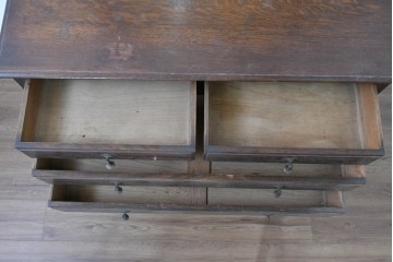 イギリスアンティーク　1920年頃　オーク材　ツイスト支柱と大きなミラーが印象的なドレッシングチェスト　(R-090121)