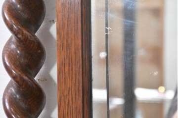 イギリスアンティーク　1920年頃　オーク材　ツイスト支柱と大きなミラーが印象的なドレッシングチェスト　(R-090121)