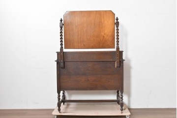 イギリスアンティーク　1920年頃　オーク材　ツイスト支柱と大きなミラーが印象的なドレッシングチェスト　(R-090121)