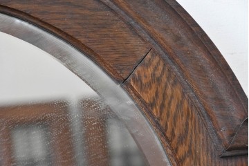 イギリスアンティーク　1920年頃　オーク材　かわいいデザイン!!　クラシカルなミラーバックサイドボード　(R-090122)