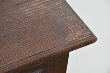 イギリスアンティーク　1920年頃　オーク材　かわいいデザイン!!　クラシカルなミラーバックサイドボード　(R-090122)