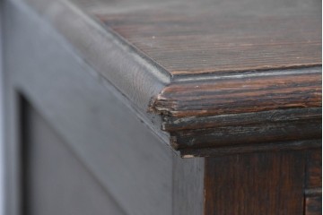 イギリスアンティーク　1920年頃　オーク材　かわいいデザイン!!　クラシカルなミラーバックサイドボード　(R-090122)
